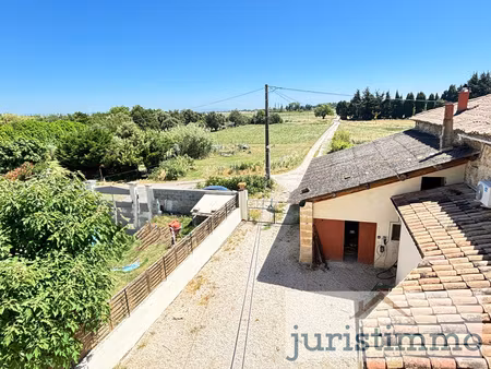propriété de 135m² sur une parcelle de 297m² avec 6 parcelles (6226m²)