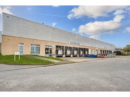 location local d’activités coignieres 78310 4230m² à 8470m²