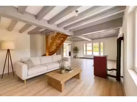 maison de 5 pièces de 117 m² à hardencourt-cocherel