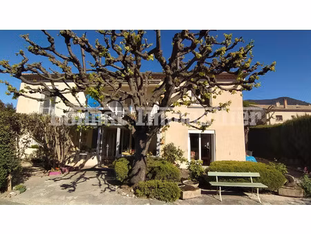 vente maison 8 pièces 200 m² nyons (26110)