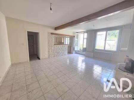maison de village à vinneuf (89140)