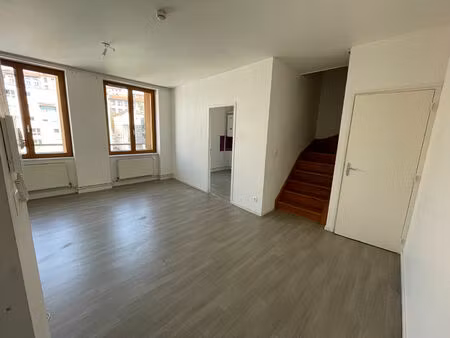 saint etienne t3 en duplex 69.22 m2 - rue michel servet - 686€