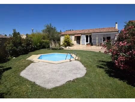 cabannes - maison 3 pièces de plain-pied avec jardin  terrasse et piscine