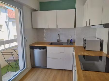 34m²  t1 meublé avec parking  proche centre ville