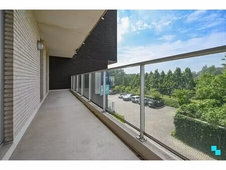 riant 3-slaapkamerappartement met zicht op de vaart te izegem