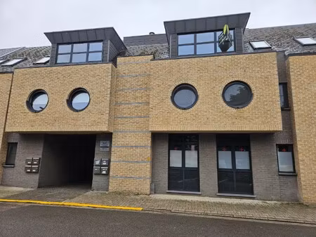 dakappartement met 2 slaapkamers in het centrum van olv-olen!