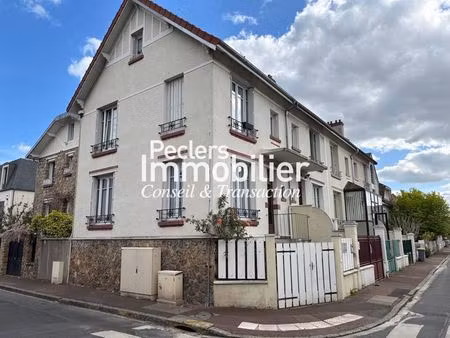 appartement/maison trois chambres rer