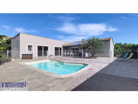 poulx  villa contemporaine de plain-pied 156 m2  4 chambres 
