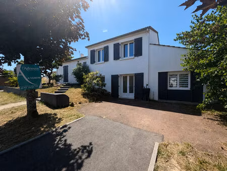 vente maison 7 pièces  159.00m²  la limouzinière