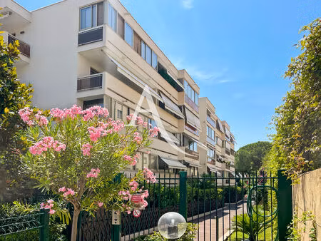 vente appartement 2 pièces  52.00m²  le cannet