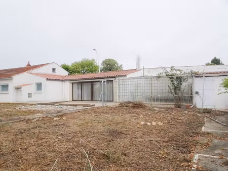 vente terrain 1 pièce  347.00m²  la rochelle