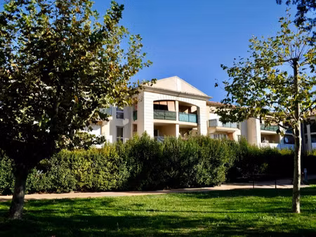 location appartement 3 pièces 68 m² à villeneuve-lès-avignon (30400)