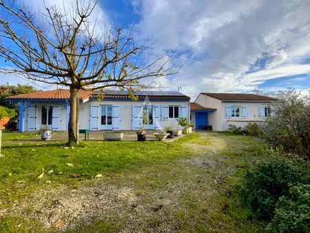 vente maison 7 pièces 174m2 allas-bocage 17150 - 225750 € - surface privée
