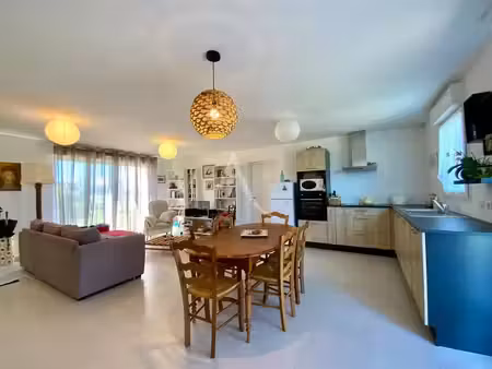 vente maison saint-simon-de-bordes 17500 - - surface privée