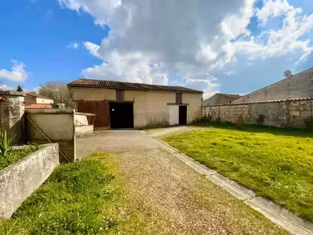 vente parking saint-genis-de-saintonge 17240 - - surface privée