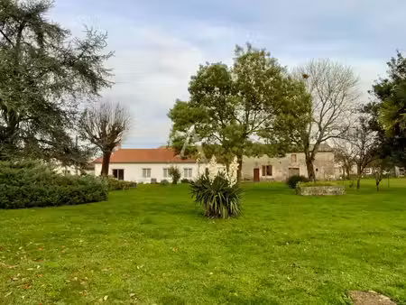 vente maison saint-genis-de-saintonge 17240 - - surface privée