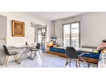 dans une résidence sécurisée  appartement 3 pièces avec parking