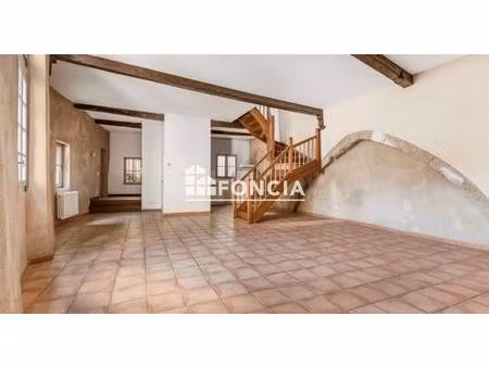 dans un immeuble de caractère  beau t4 en duplex