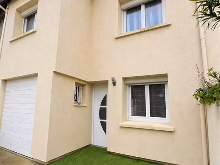 villa 2 faces avec jardin