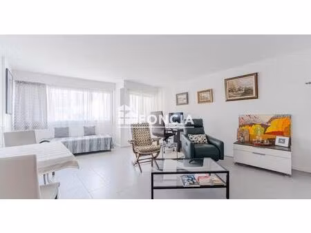 emplacement ideal - tours - place rabelais - magnifique appartement t2 - proche fac