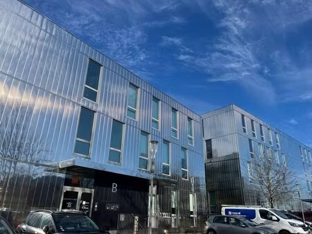 location bureaux 609 m²