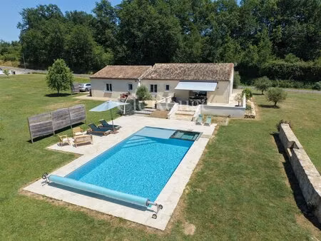 près de duras - charmante propriété clé en main avec piscine  jacuzzi et terrain de...