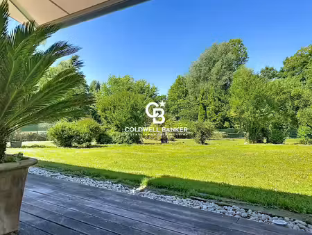 élégante maison contemporaine de plain-pied – 4 chambres  double garage et jardin paysagé.