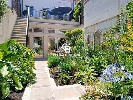 une maison  deux vies possibles… et au milieu  un cœur qui balance dans le tourbillon...