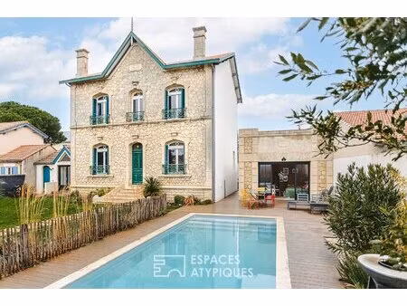 villa balnéaire 1930 dans le triangle d'or