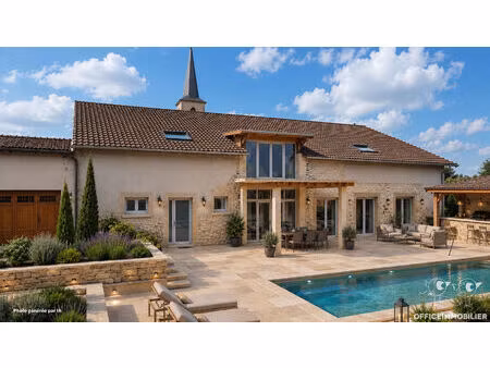saligney - maison de village en pierres a finir de renover