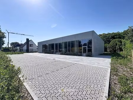 surface commerciale à louer à maalse steenweg 275 sint-kruis (rbw28240)