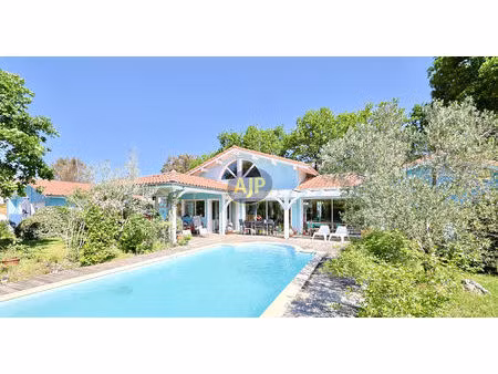 labenne bourg - villa familiale 7 pieces - double garage - dependance t3