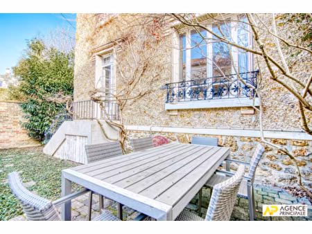 versailles montreuil st-symphorien maison 6 pièces 210 m² au sol avec jardin