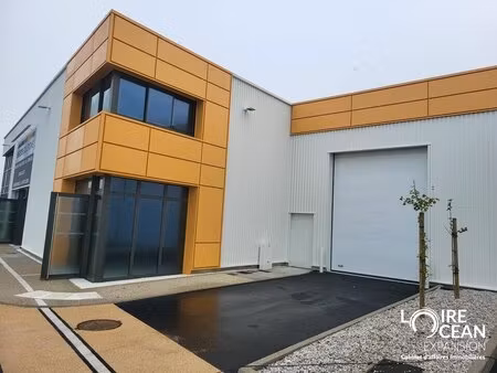 location local commercial 601m² pornic 44210
