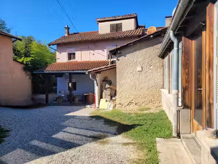 reyrieux maison familiale à rénover de 157 m2 avec studio indépendant  piscine et double..