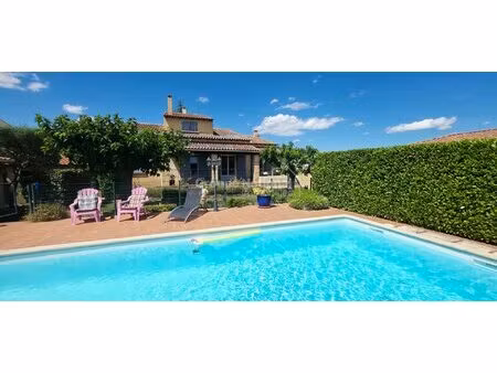 maison de 146 m2  4ch + bureau+ piscine