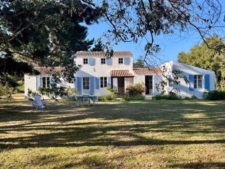 vente maison à l'île-d'yeu (85350) : à vendre / 180m² l'île-d'yeu