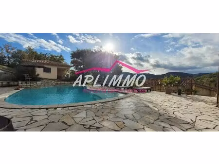 propriété avec 2 gîtes et piscine