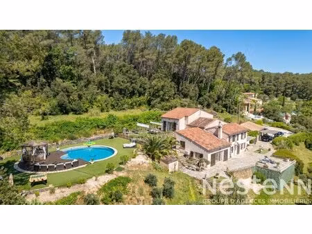 à vendre à trans-en-provence propriété d'environ 152 m² sur 7000 m² de terrain paysagé...