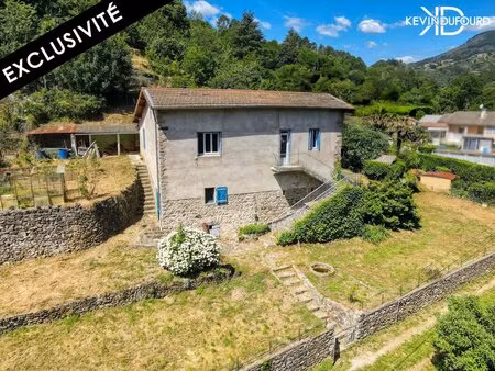 maison à rénover de 65 m² sur un terrain de 5.000 m² à