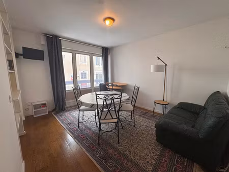 location appartement 2 pièces 35m2 pau 64000 - 560 € - surface privée