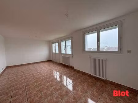 location appartement 3 pièces à brest st pierre (29200) : à louer 3 pièces / 66m² brest st