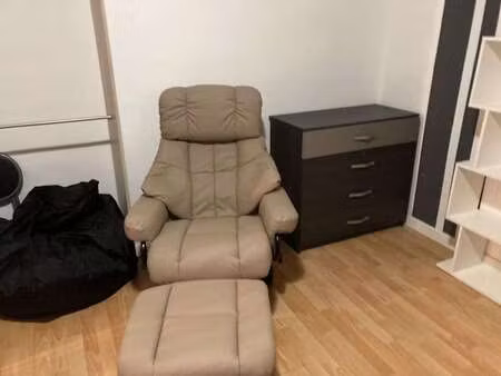 location appartement t1 meublé à la roche-sur-yon le bourg sous la roche (85000) : à louer