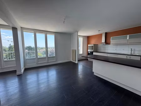 location appartement 3 pièces 70 m² à fleury-les-aubrais (45400)