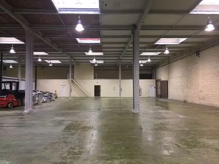 location local commercial
