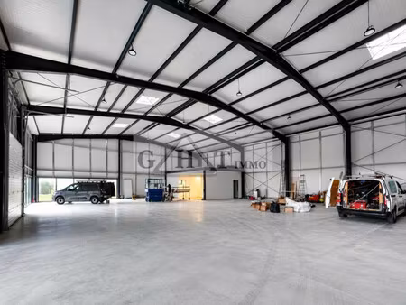location local commercial