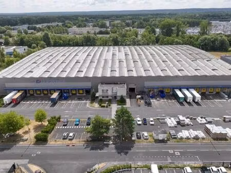 location entrepôt le meux 60880 7387m² à 17627m²