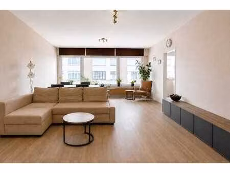 appartement prêt à l'emploi avec 2 chambres et garage