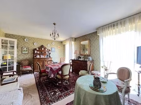 appartement de type 3 avec parking sécurisé en hypercentre