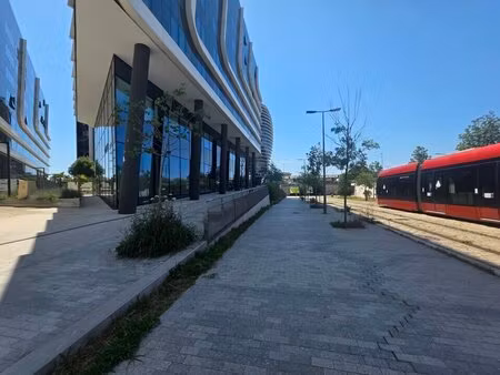 location commerce nice 06200 219m²